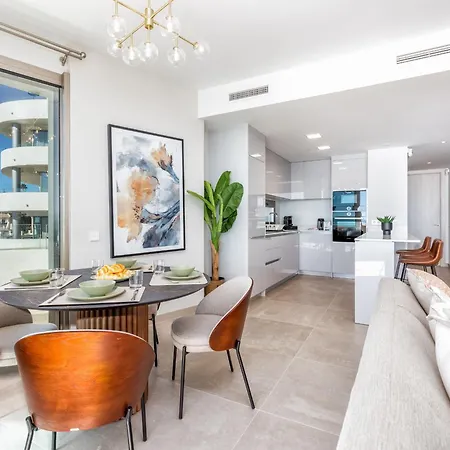 Vivi Homes - Emerald Pool, Sea View, Gym & Sauna