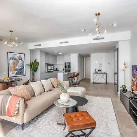 Vivi Homes - Emerald Pool, Sea View, Gym & Sauna Appartamento *