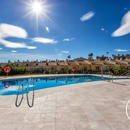 Vivi Homes - Emerald Pool, Sea View, Gym & Sauna